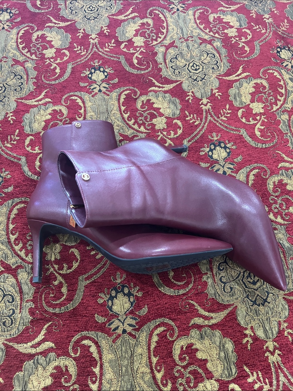 Michael Kors - Never Worn
Women's Burgundy Pointed-Toe Ankle Boots